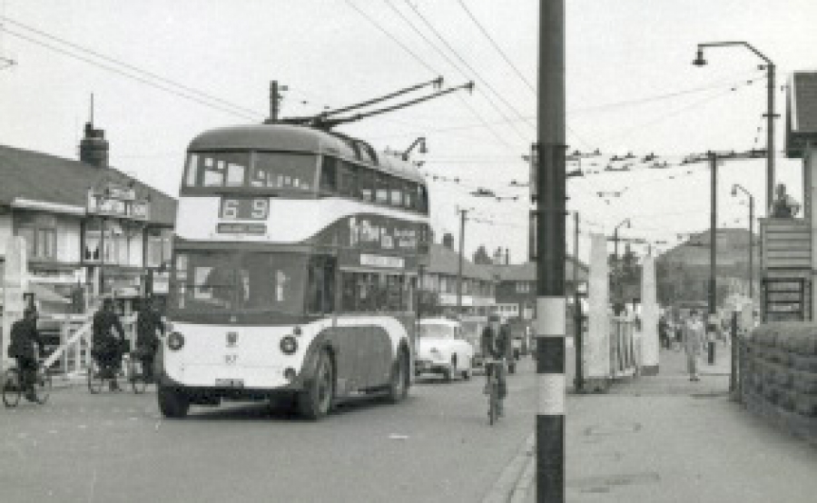 Newington level crossing 9 Sept 1958