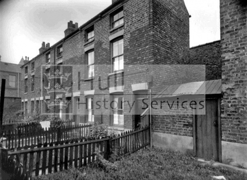 Lansdowne Street and May Terrace, courtesy of Hull History Services.