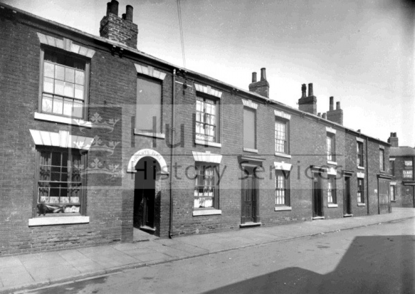 Pease Street, 1920s, courtesy of Hull History Services.